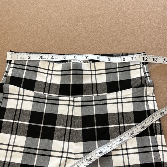 NEW PATRIZIA LUCA
High Waist Capri Pants - Size XS - Picture 5 of 9